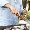 Grill com tampa pega fogo em teste